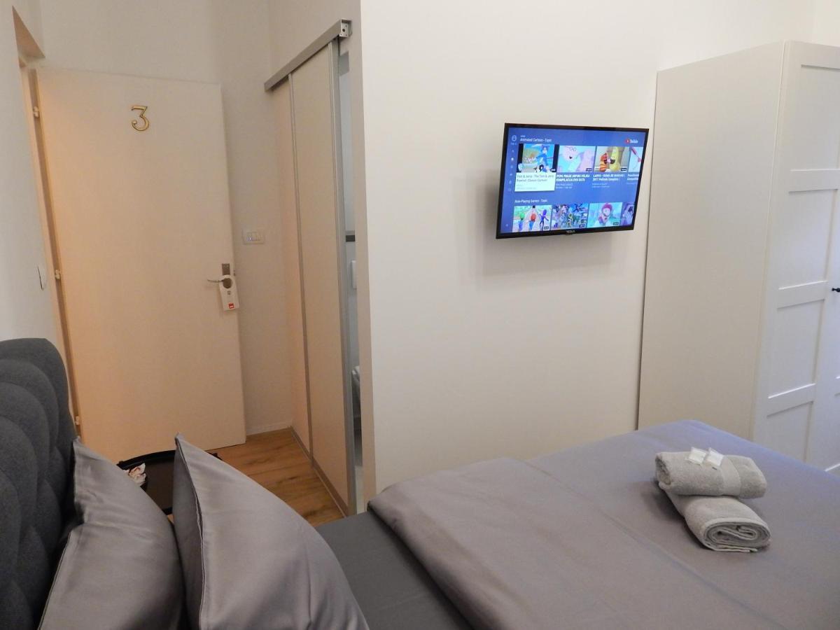 Gold Rooms And Suite Рийека Екстериор снимка