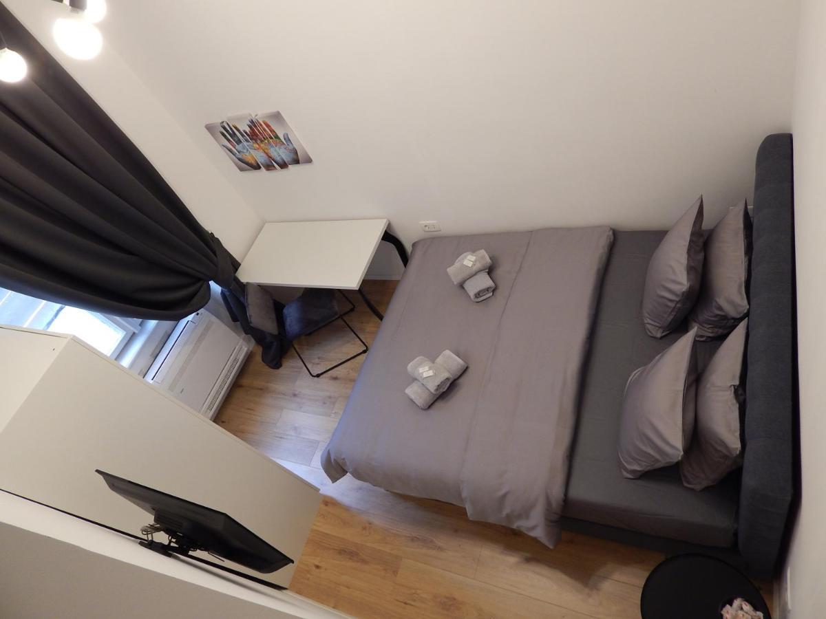 Gold Rooms And Suite Рийека Екстериор снимка